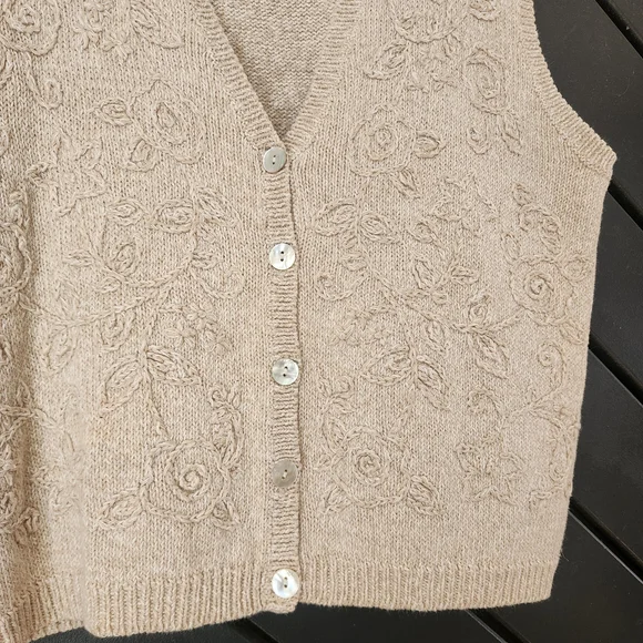Vintage Talbots Ramie Cotton Embroidered Sweater Vest Neutral Cottagecore Button - Picture 4 of 5